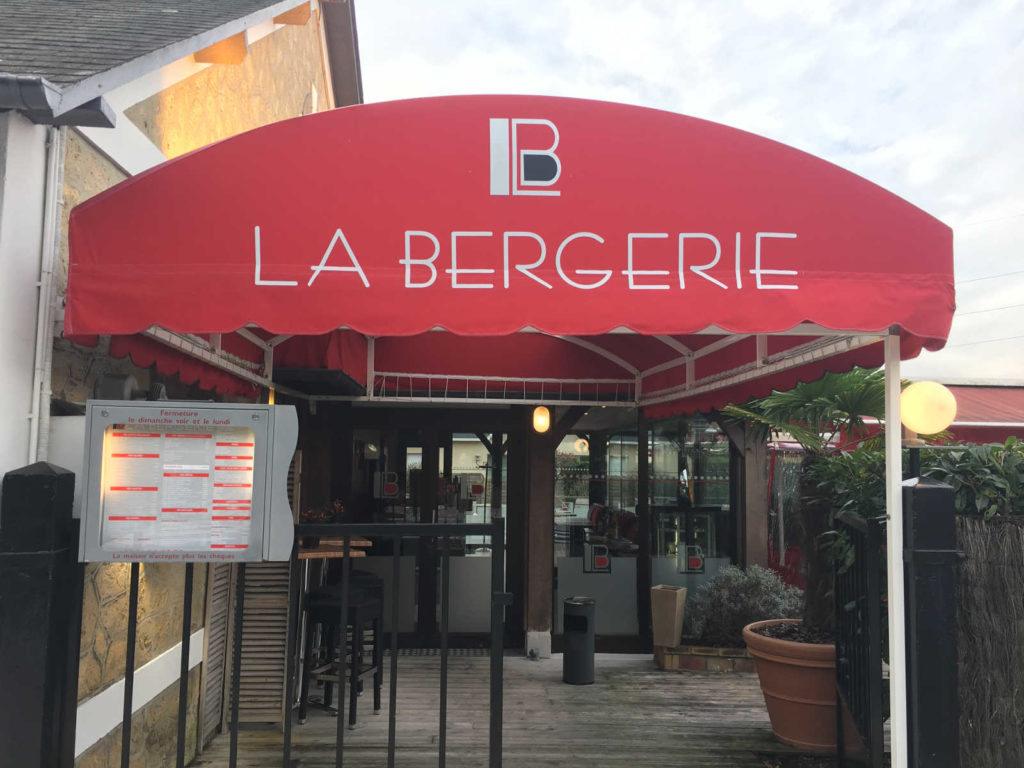 réalisation d'un store corbeille à la bergerie 