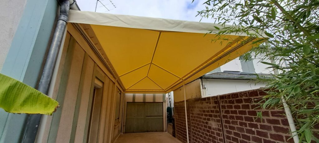 Bâche sur-mesure pour carport